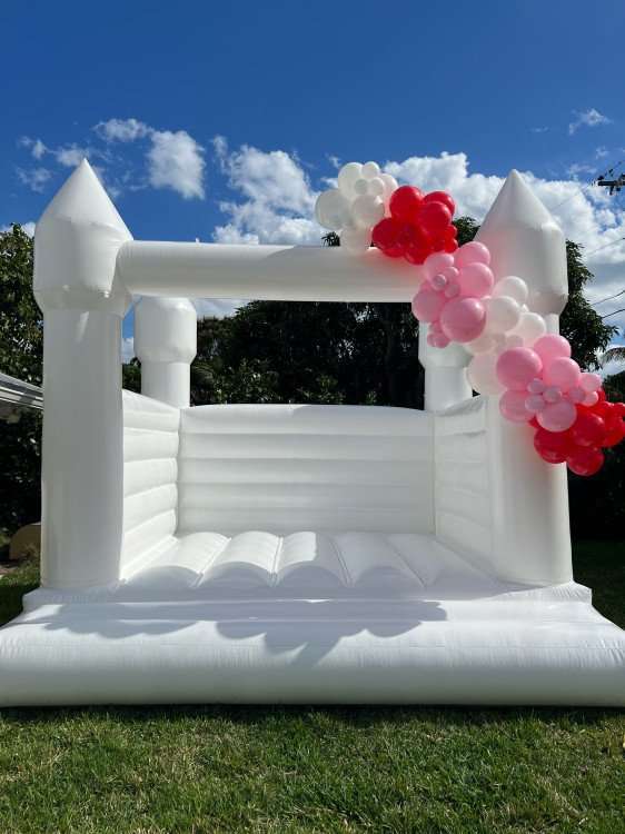 White Bounce Houses White Bounce Houses