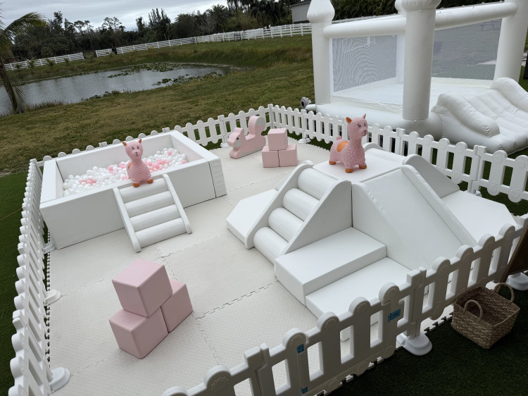 Luxury White Package 13.5x17