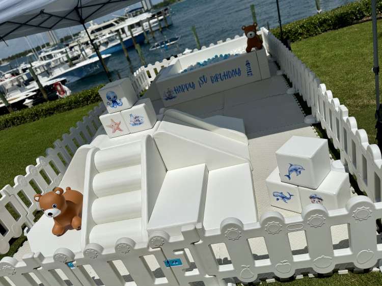 Luxury White Package 13.5x17